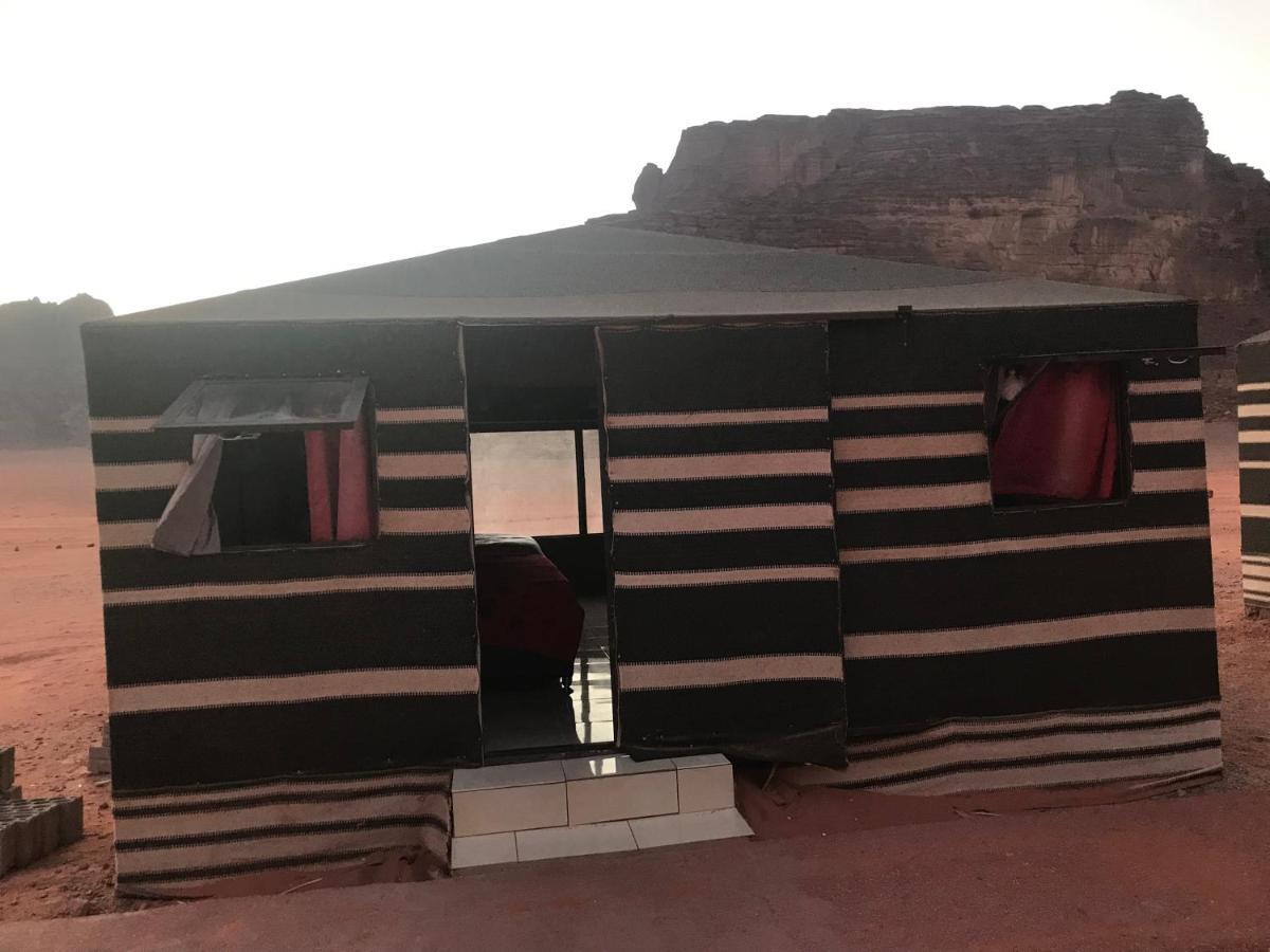 Black Irish Camp And Tours Wadi Rum Exterior photo