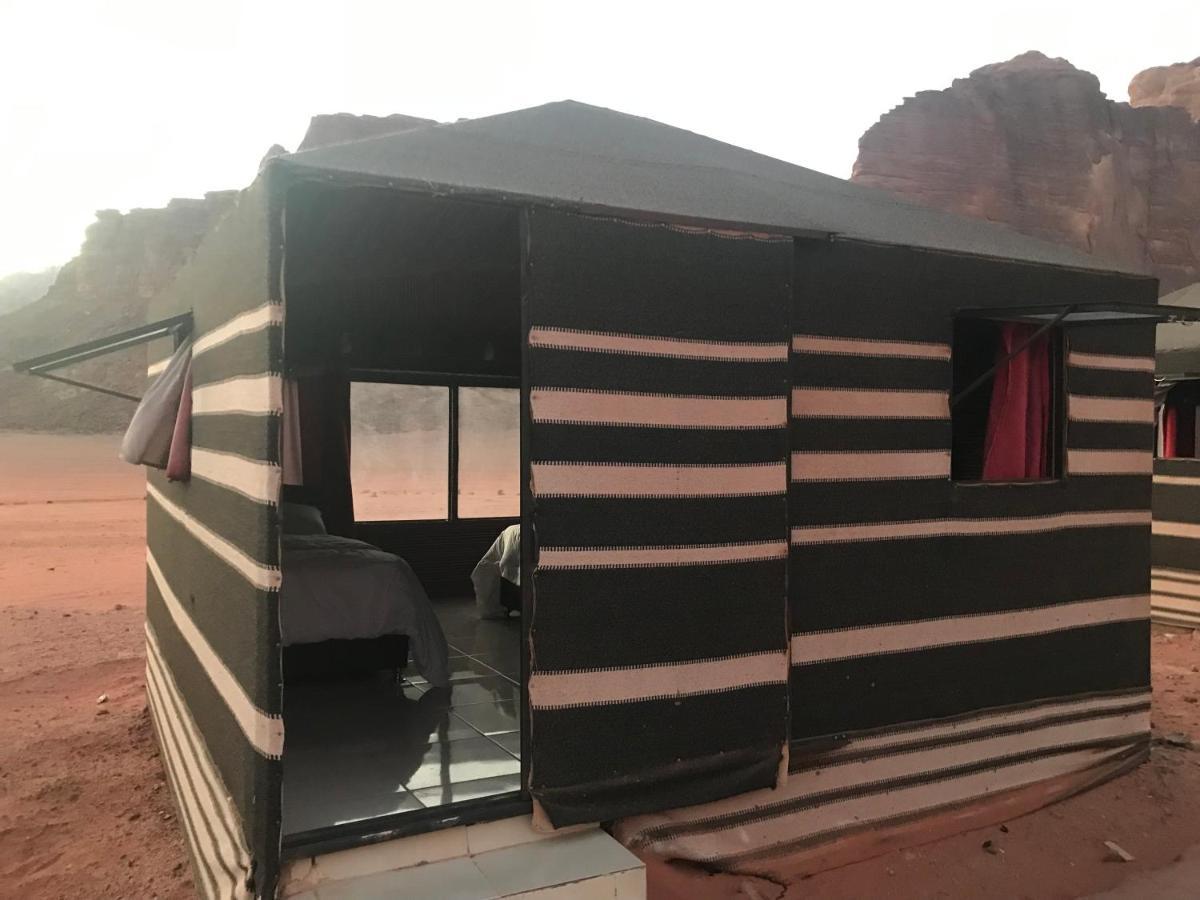 Black Irish Camp And Tours Wadi Rum Exterior photo