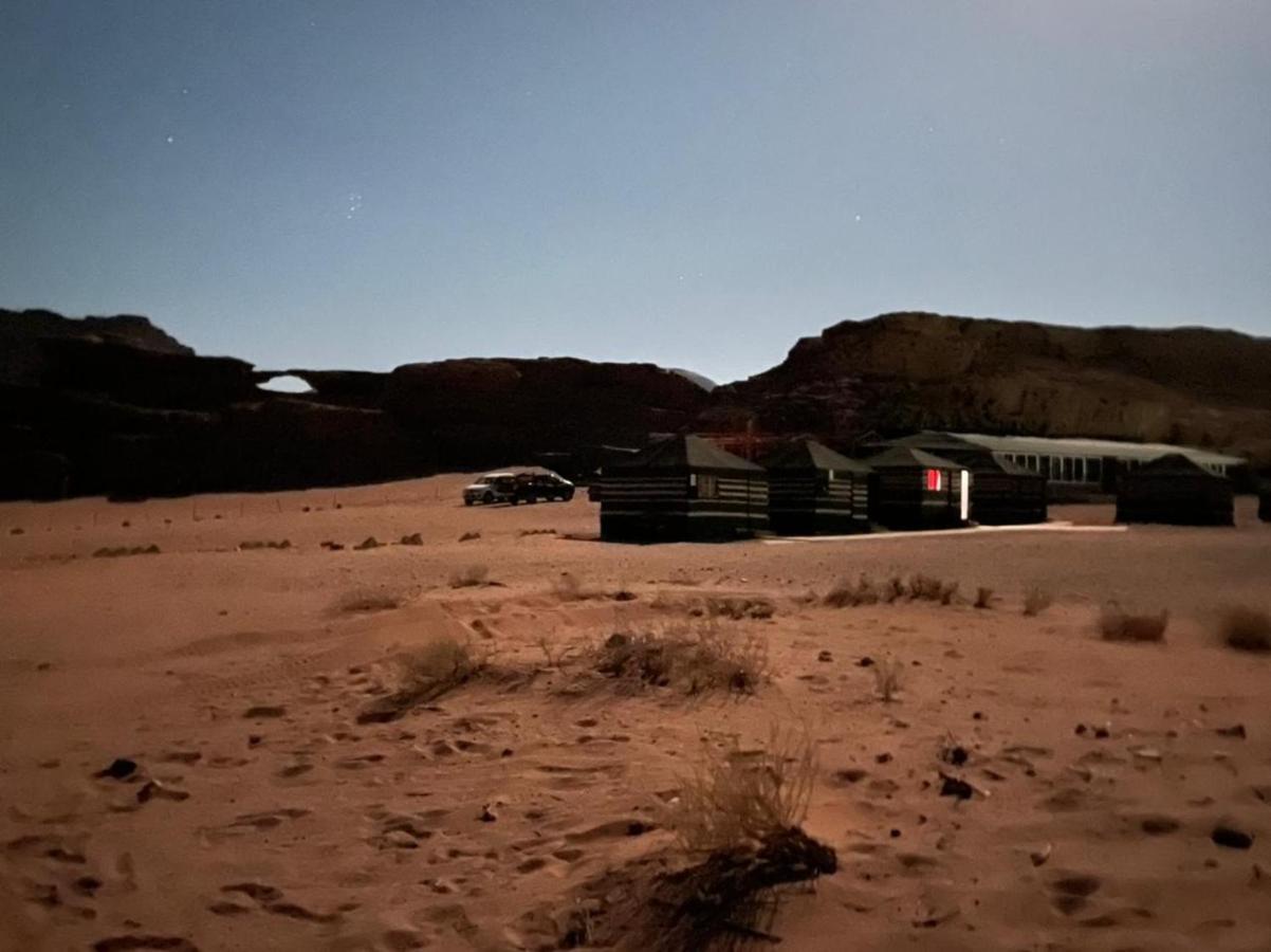 Black Irish Camp And Tours Wadi Rum Exterior photo