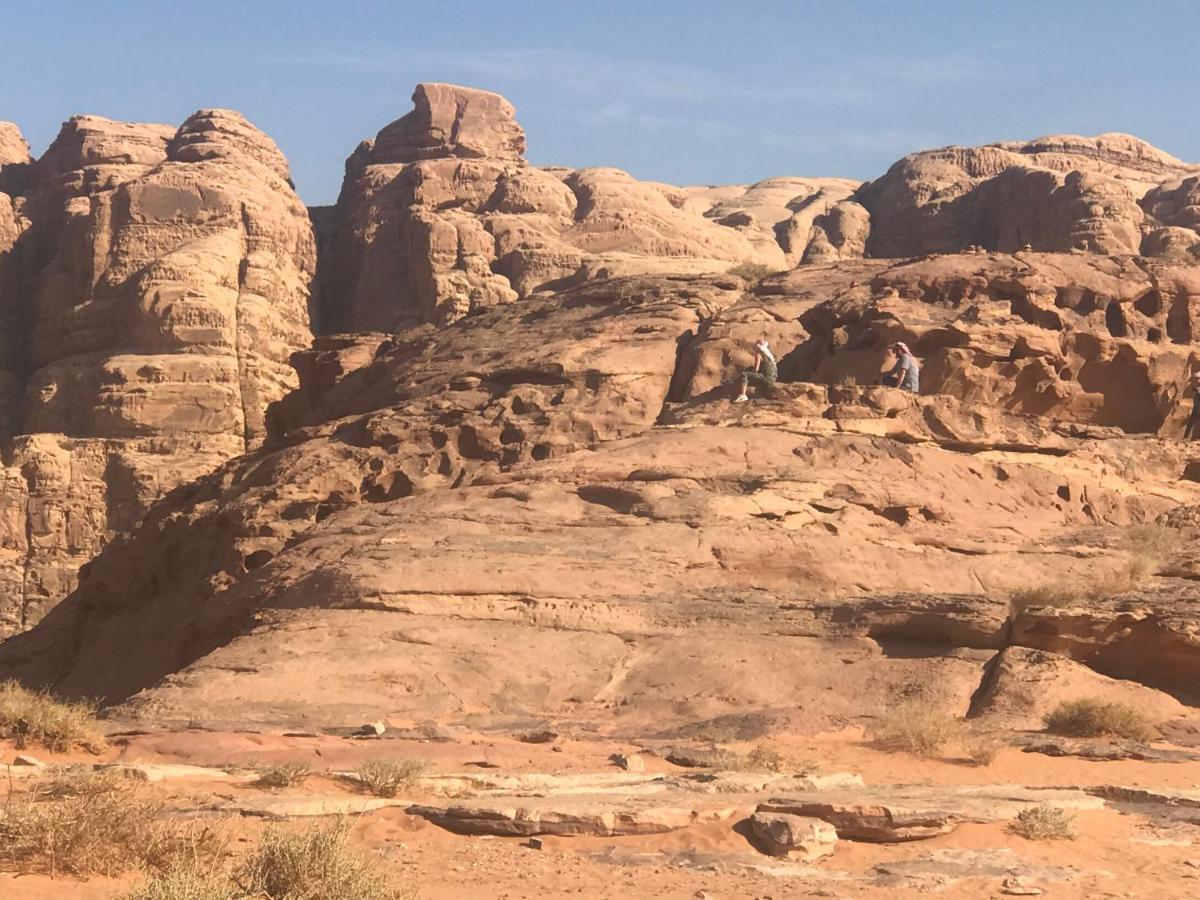 Black Irish Camp And Tours Wadi Rum Exterior photo