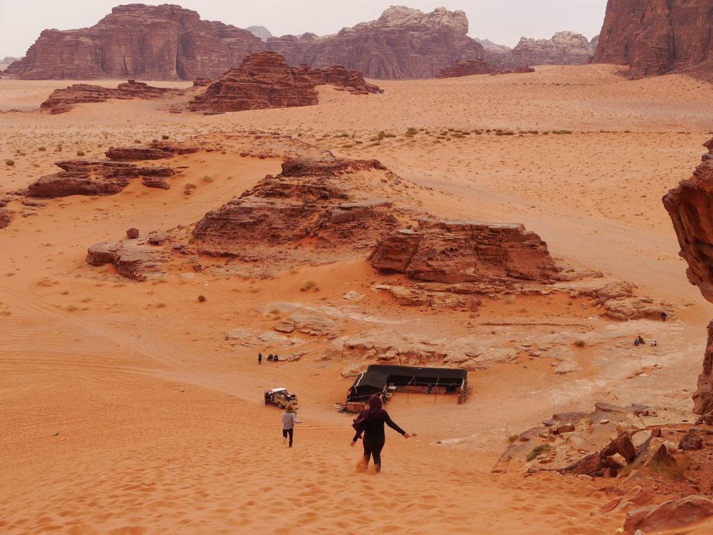 Black Irish Camp And Tours Wadi Rum Exterior photo