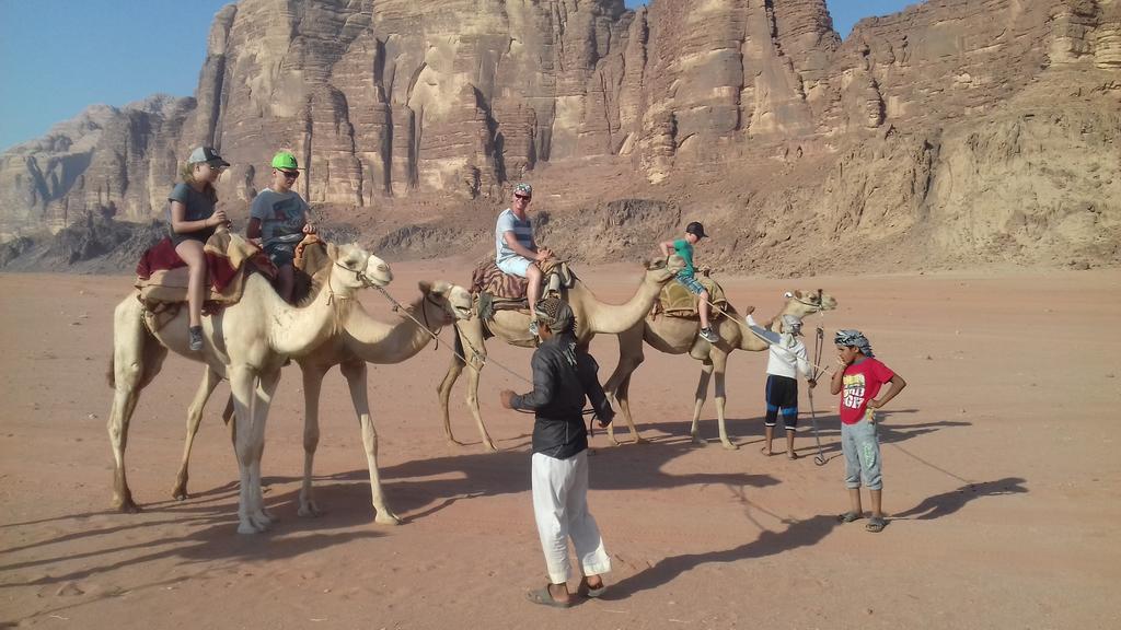 Black Irish Camp And Tours Wadi Rum Exterior photo