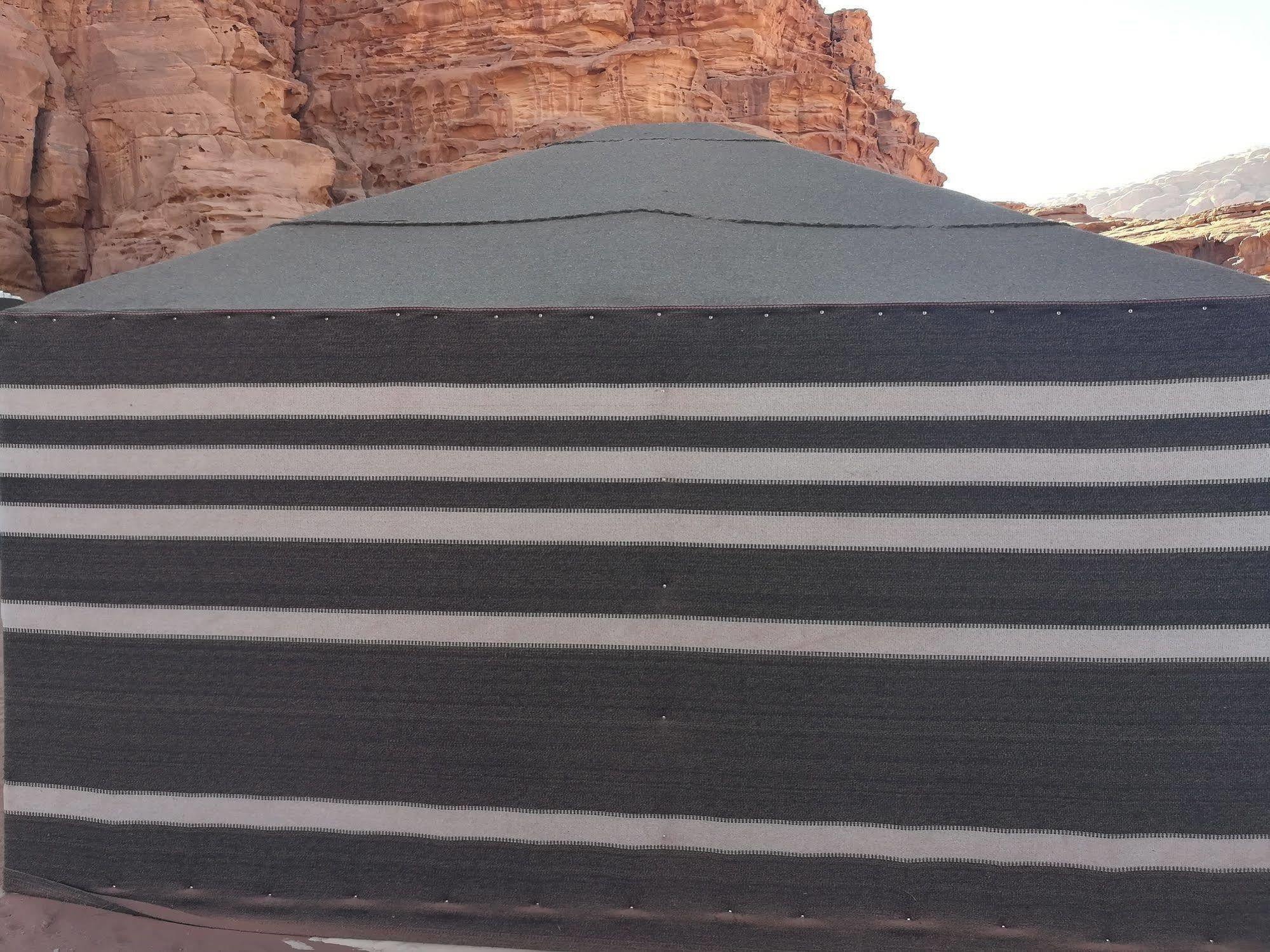 Black Irish Camp And Tours Wadi Rum Exterior photo