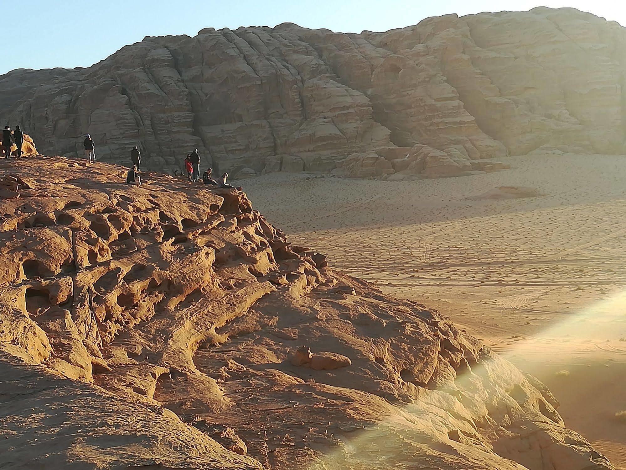 Black Irish Camp And Tours Wadi Rum Exterior photo