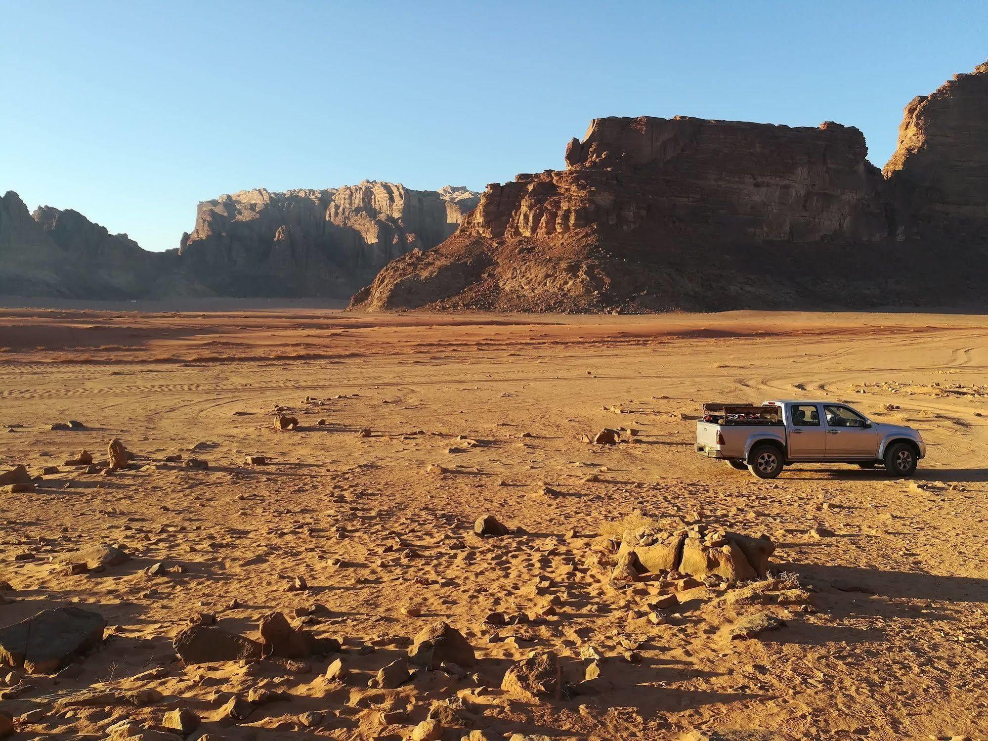 Black Irish Camp And Tours Wadi Rum Exterior photo