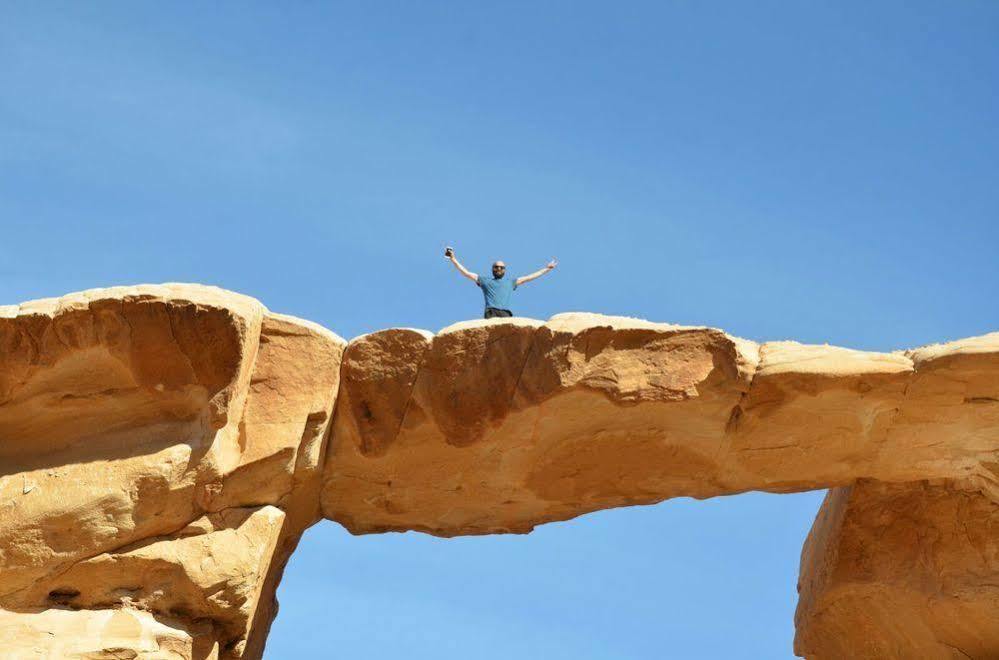 Black Irish Camp And Tours Wadi Rum Exterior photo