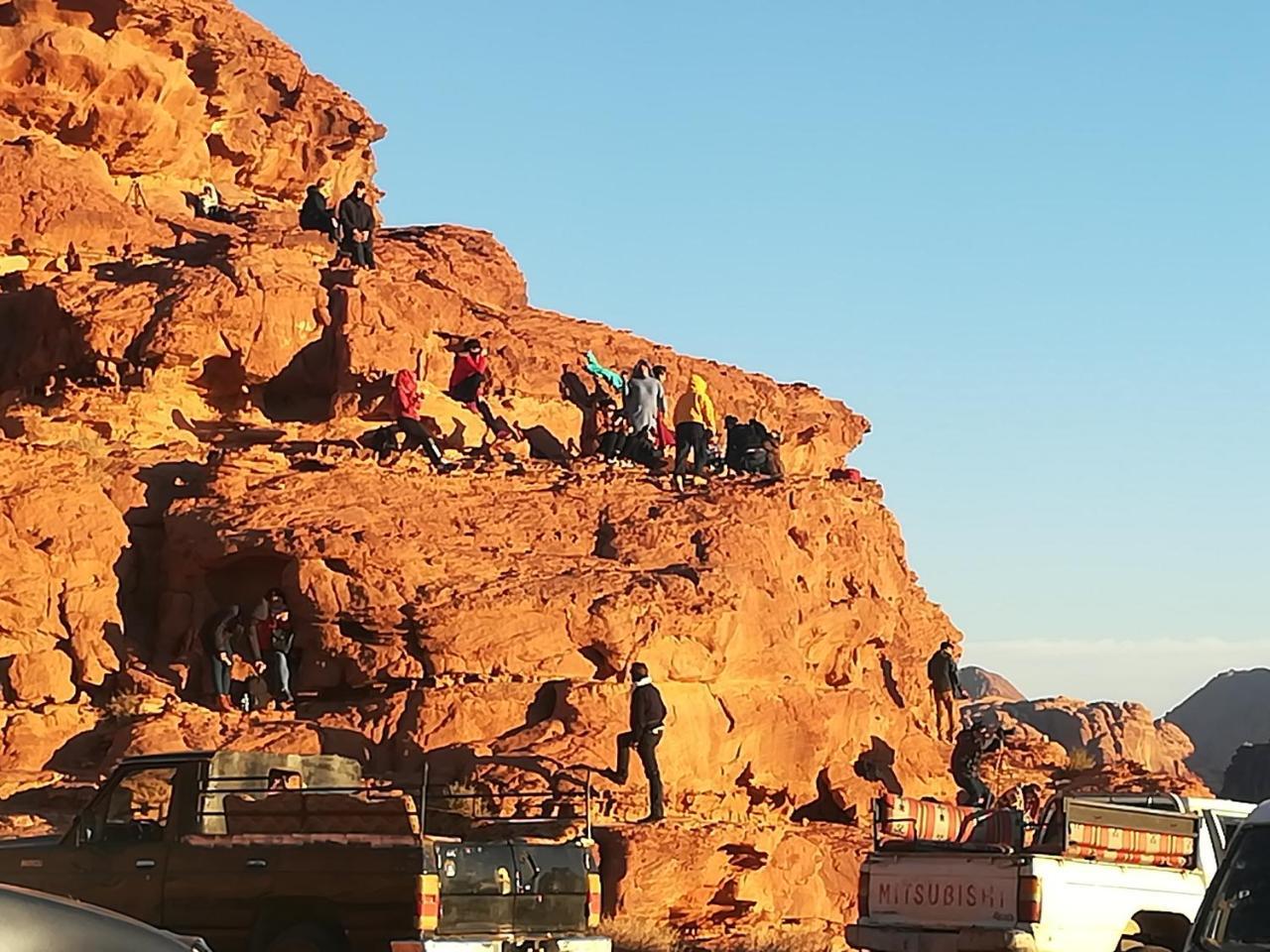 Black Irish Camp And Tours Wadi Rum Exterior photo